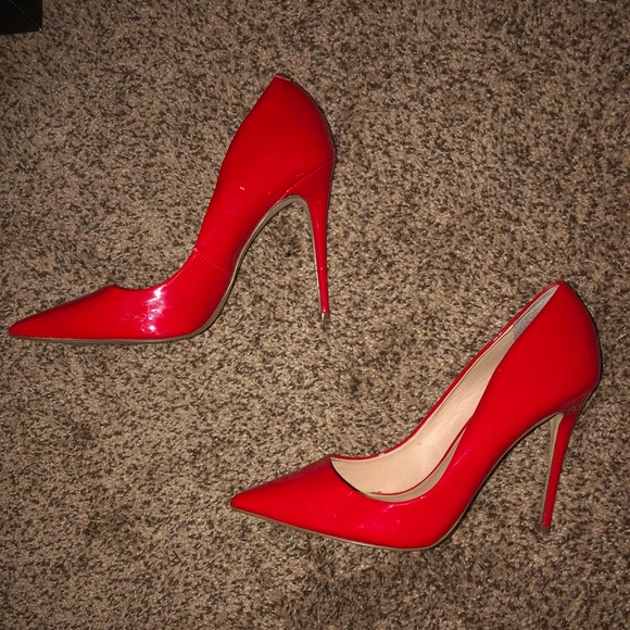 Shoes - Steve Madden red daisy daisie stiletto heels pumps